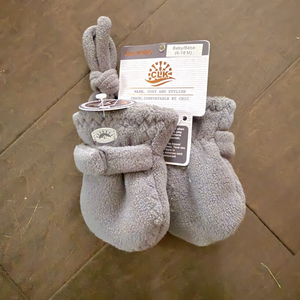 CaliKids baby fleece mittens NWT 6-18 months